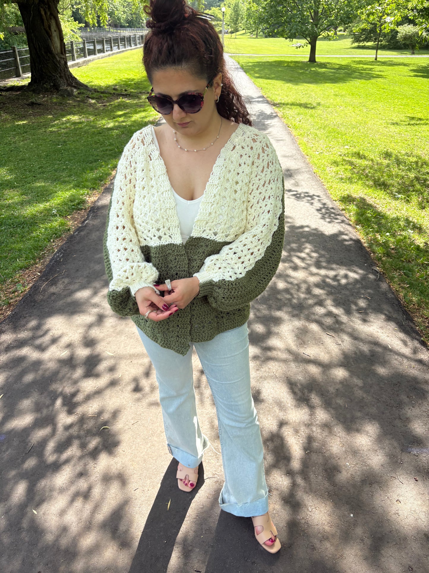 Crochet Floral Kiss BOG Cardigan Pattern/ S-5XL Crochet Cardigan Pattern PDF/ Easy crochet bog cardigan/ Crochet Bog Cardigan