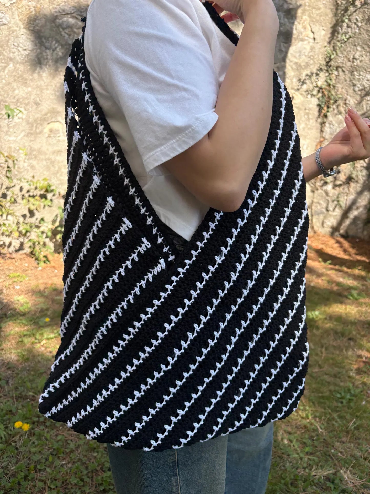 ADA Bag Crochet Pattern – Fold & Seam One-Piece Black&White Foldable Cotton Bag – Easy Level – Cotton Yarn – PDF Download
